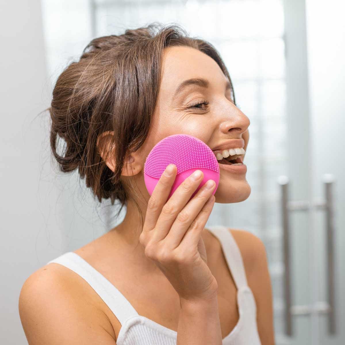 Electric Silicone Facial Cleanser Massage Brush for Face Routine and Skincare Anti-Aging Softens Skin and Firming Waterproof